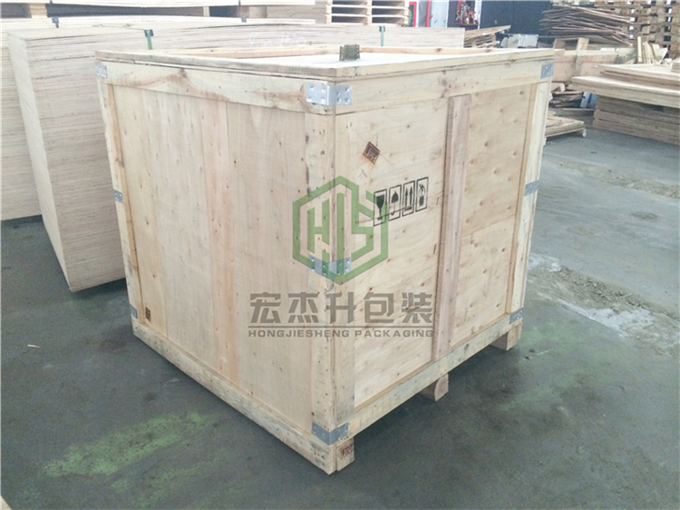 使用熏蒸木箱出口應(yīng)該注意的包裝事項(xiàng)